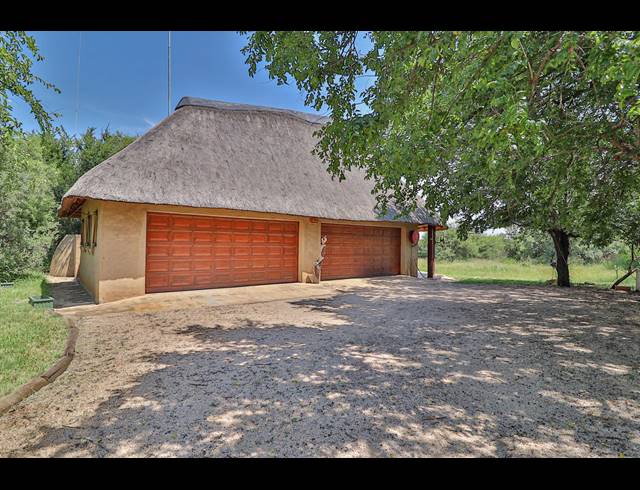 4 BEDROOM HOUSE FOR SALE IN LEEUWFONTEIN ESTATE